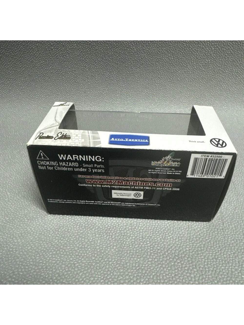 M2 Machines Auto-Thentics 1954 VW Beetle Deluxe USA Model VWSO1 Black Bug